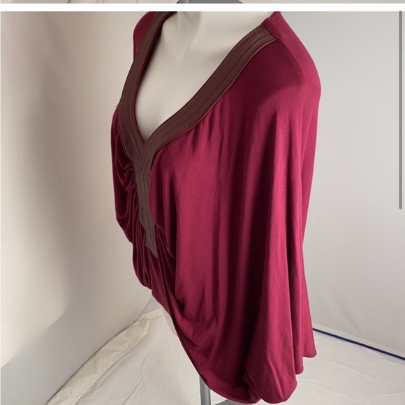 Sky Brand burgundy batwing v-neck top with leather trim L - Picture 5 of 6